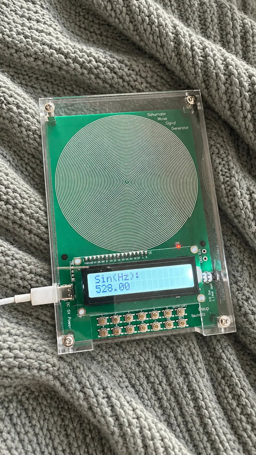 Frequenzgenerator auf einer gestrickten Decke